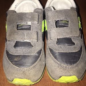 Saucony Velcro tennis shoes for boy or girl.